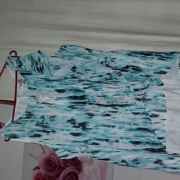 Top - Picture 2 of 3